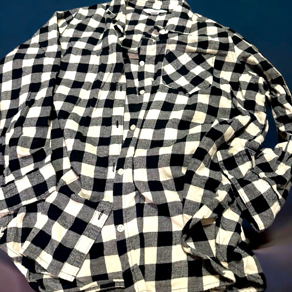 Old Navy Black and White Button Down Shirt